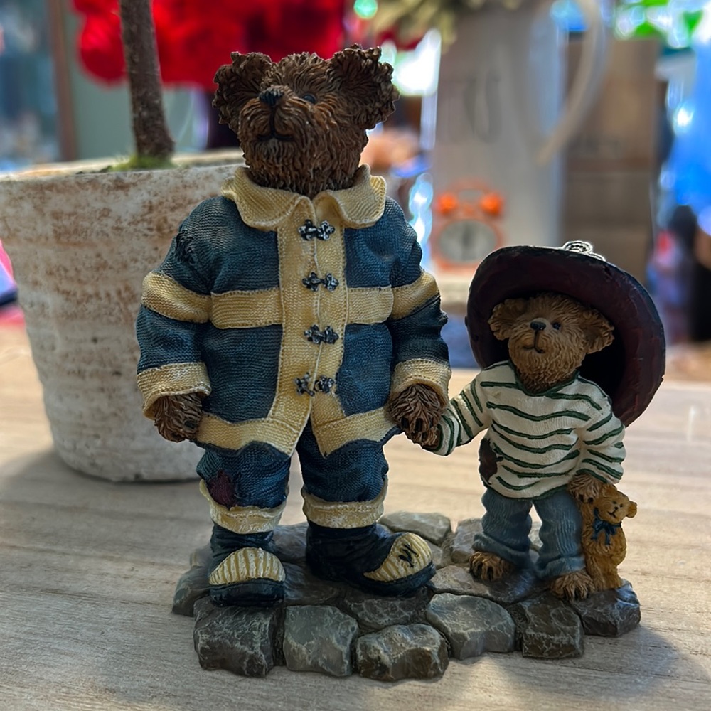 Boyds Bears & Friends 2002 Patrick and His Hero.. When I Grow Up Figurine